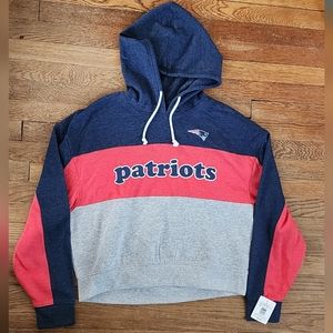 NFL Woman's Patriots Hoddie Size MEDIUM